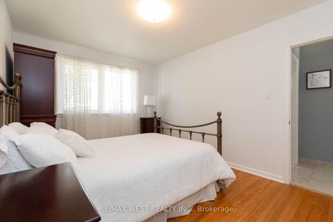 Photo 19 at 82 Renault Crescent, Humber Heights, Toronto