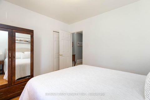 Photo 23 at 82 Renault Crescent, Humber Heights, Toronto