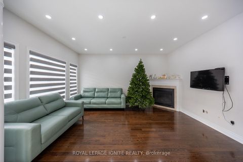 Photo 8 at 96 Maverick Crescent, Patterson, Vaughan