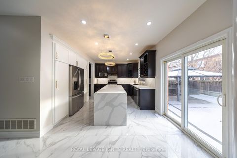 Photo 10 at 96 Maverick Crescent, Patterson, Vaughan