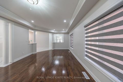 Photo 15 at 96 Maverick Crescent, Patterson, Vaughan