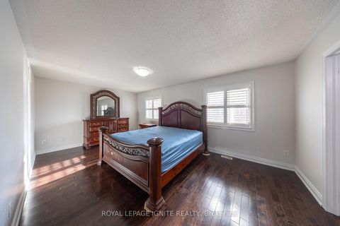 Photo 21 at 96 Maverick Crescent, Patterson, Vaughan