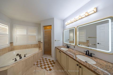 Photo 22 at 96 Maverick Crescent, Patterson, Vaughan