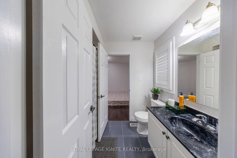 Photo 24 at 96 Maverick Crescent, Patterson, Vaughan