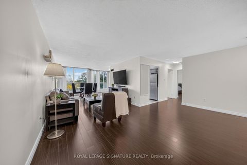 Photo 4 at 211 - 1 Rowntree Road, Jamestown, Toronto