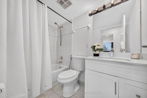 Photo 12 at 211 - 1 Rowntree Road, Jamestown, Toronto