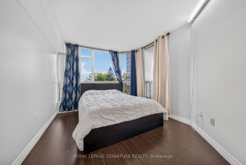 Photo 13 at 211 - 1 Rowntree Road, Jamestown, Toronto