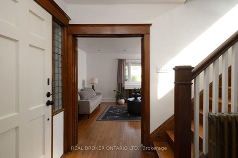 Photo 3 at 100 Oak Park Avenue, Lumsden, Toronto