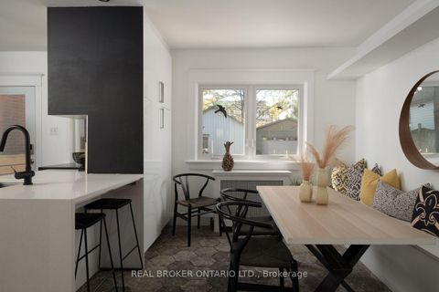Photo 11 at 100 Oak Park Avenue, Lumsden, Toronto