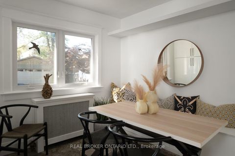 Photo 13 at 100 Oak Park Avenue, Lumsden, Toronto