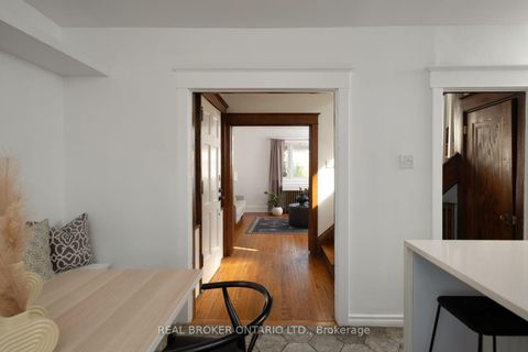Photo 14 at 100 Oak Park Avenue, Lumsden, Toronto