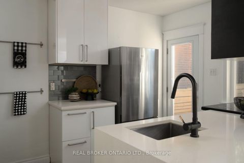 Photo 16 at 100 Oak Park Avenue, Lumsden, Toronto