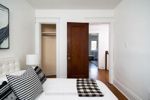 Photo 23 at 100 Oak Park Avenue, Lumsden, Toronto
