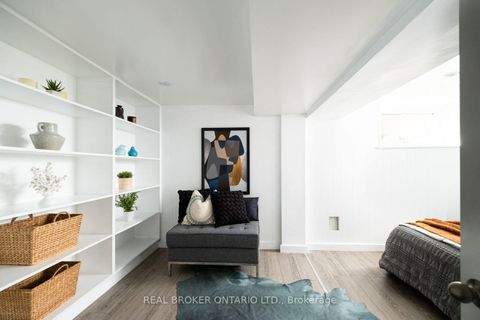 Photo 32 at 100 Oak Park Avenue, Lumsden, Toronto