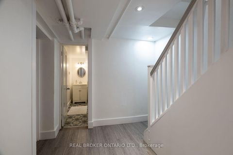 Photo 33 at 100 Oak Park Avenue, Lumsden, Toronto