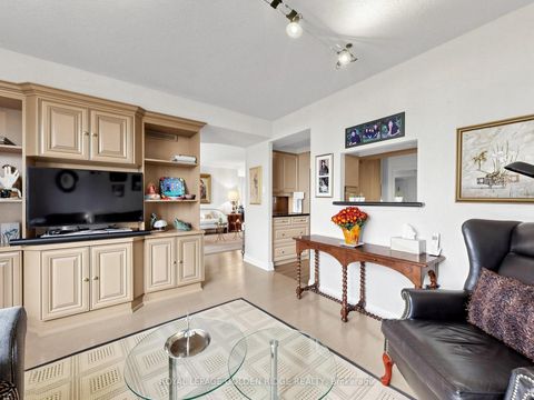 Photo 11 at 1002 - 65 Spring Garden Avenue, Willowdale East, Toronto