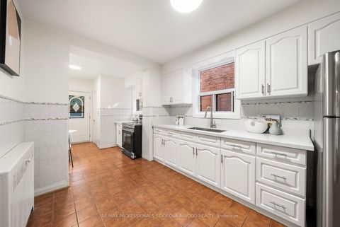 Photo 9 at 495 St Johns Road, Lambton Baby Point, Toronto