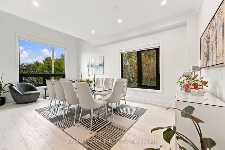 Photo 4 at 61 Barnwood Drive, Oak Ridges Lake Wilcox, Richmond Hill