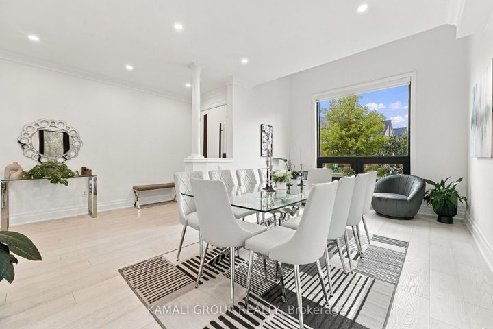 Photo 5 at 61 Barnwood Drive, Oak Ridges Lake Wilcox, Richmond Hill