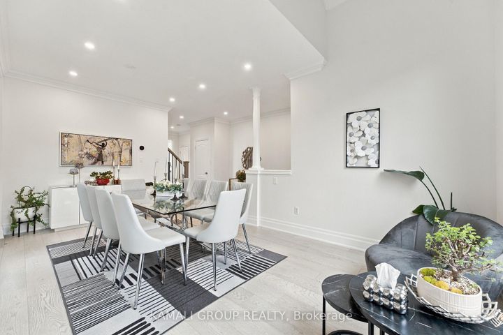 Photo 6 at 61 Barnwood Drive, Oak Ridges Lake Wilcox, Richmond Hill