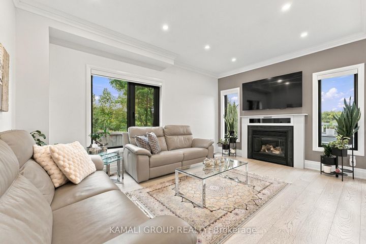 Photo 18 at 61 Barnwood Drive, Oak Ridges Lake Wilcox, Richmond Hill