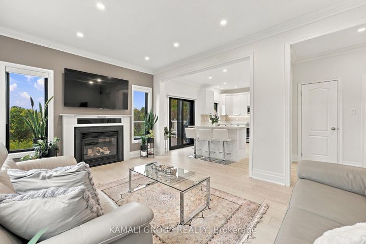 Photo 19 at 61 Barnwood Drive, Oak Ridges Lake Wilcox, Richmond Hill