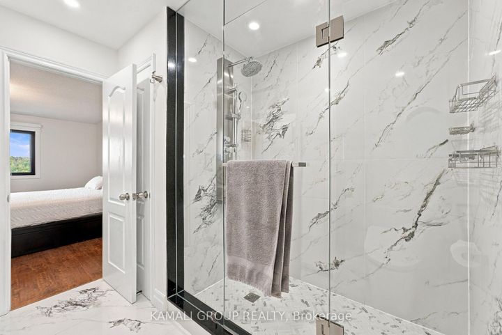 Photo 25 at 61 Barnwood Drive, Oak Ridges Lake Wilcox, Richmond Hill
