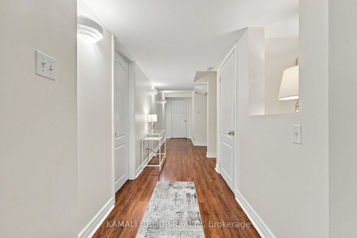 Photo 32 at 61 Barnwood Drive, Oak Ridges Lake Wilcox, Richmond Hill