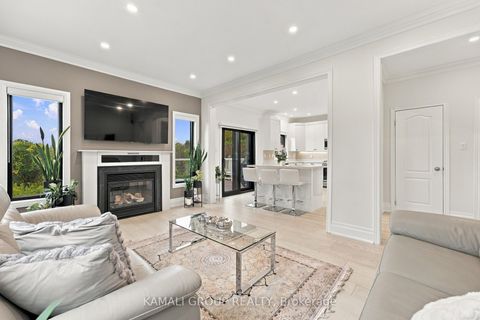 Photo 19 at 61 Barnwood Drive, Oak Ridges Lake Wilcox, Richmond Hill