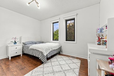 Photo 28 at 61 Barnwood Drive, Oak Ridges Lake Wilcox, Richmond Hill