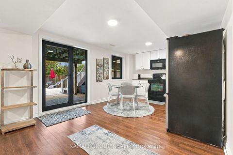 Photo 33 at 61 Barnwood Drive, Oak Ridges Lake Wilcox, Richmond Hill