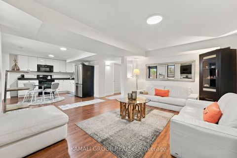Photo 34 at 61 Barnwood Drive, Oak Ridges Lake Wilcox, Richmond Hill