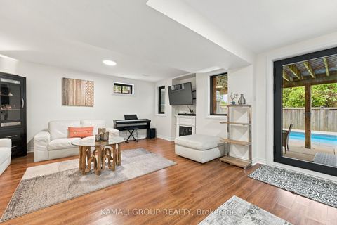 Photo 35 at 61 Barnwood Drive, Oak Ridges Lake Wilcox, Richmond Hill