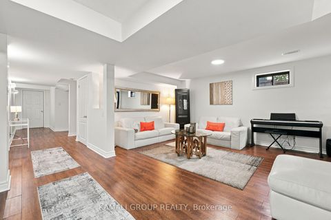 Photo 38 at 61 Barnwood Drive, Oak Ridges Lake Wilcox, Richmond Hill