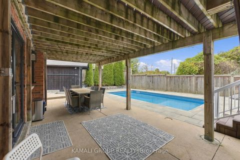 Photo 41 at 61 Barnwood Drive, Oak Ridges Lake Wilcox, Richmond Hill