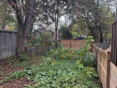 Photo 2 at 313 Manor Road E, Mount Pleasant East, Toronto