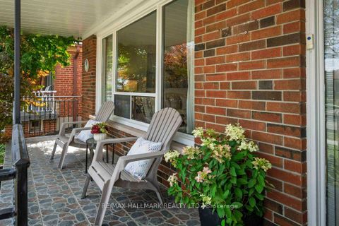 Photo 4 at 12 Tammy Lane, Clairville, Toronto