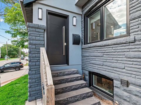 Photo 2 at 1526 Davenport Road, Junction, Toronto