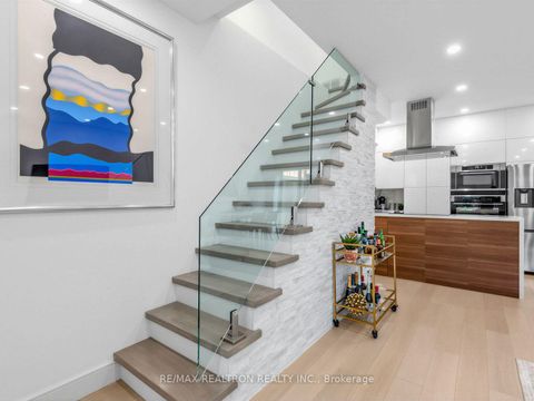 Photo 11 at 1526 Davenport Road, Junction, Toronto