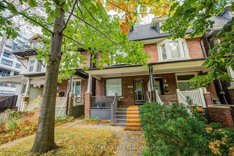 Photo 2 at 267 Albany Avenue, Annex, Toronto