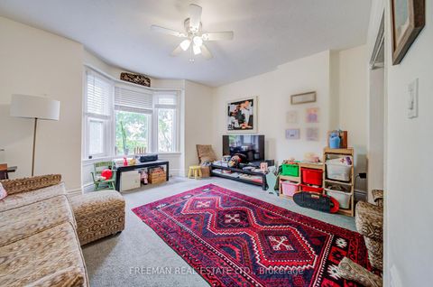 Photo 6 at 267 Albany Avenue, Annex, Toronto