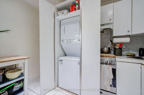 Photo 15 at 267 Albany Avenue, Annex, Toronto