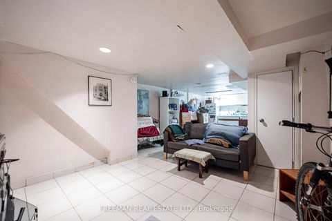 Photo 16 at 267 Albany Avenue, Annex, Toronto