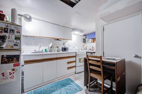 Photo 19 at 267 Albany Avenue, Annex, Toronto
