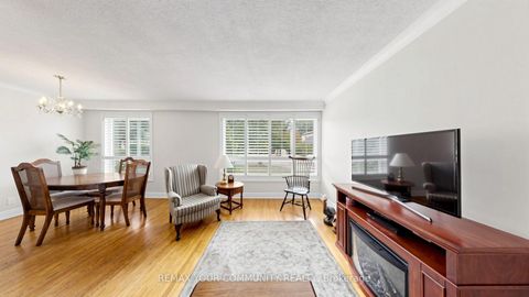 Photo 4 at 43 Seaton Drive, Aurora Highlands, Aurora
