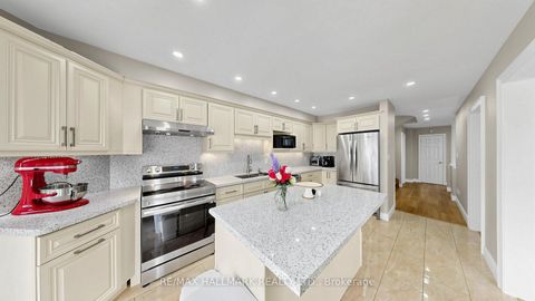 Photo 12 at 336 St Joan of Arc Avenue, Maple, Vaughan