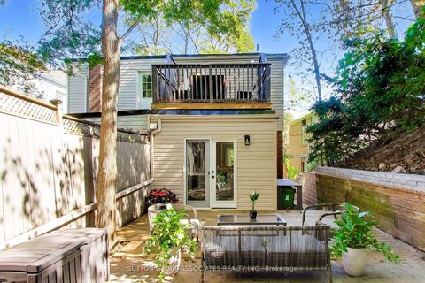 Photo 14 at 4 Bellhaven Road, Woodbine Corridor, Toronto
