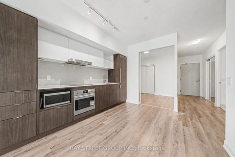 Photo 4 at 806 - 138 Downes Street, Waterfront Communities C8, Toronto