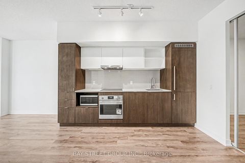 Photo 5 at 806 - 138 Downes Street, Waterfront Communities C8, Toronto
