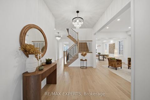 Photo 2 at 211 Stormont Trail, Vellore Village, Vaughan